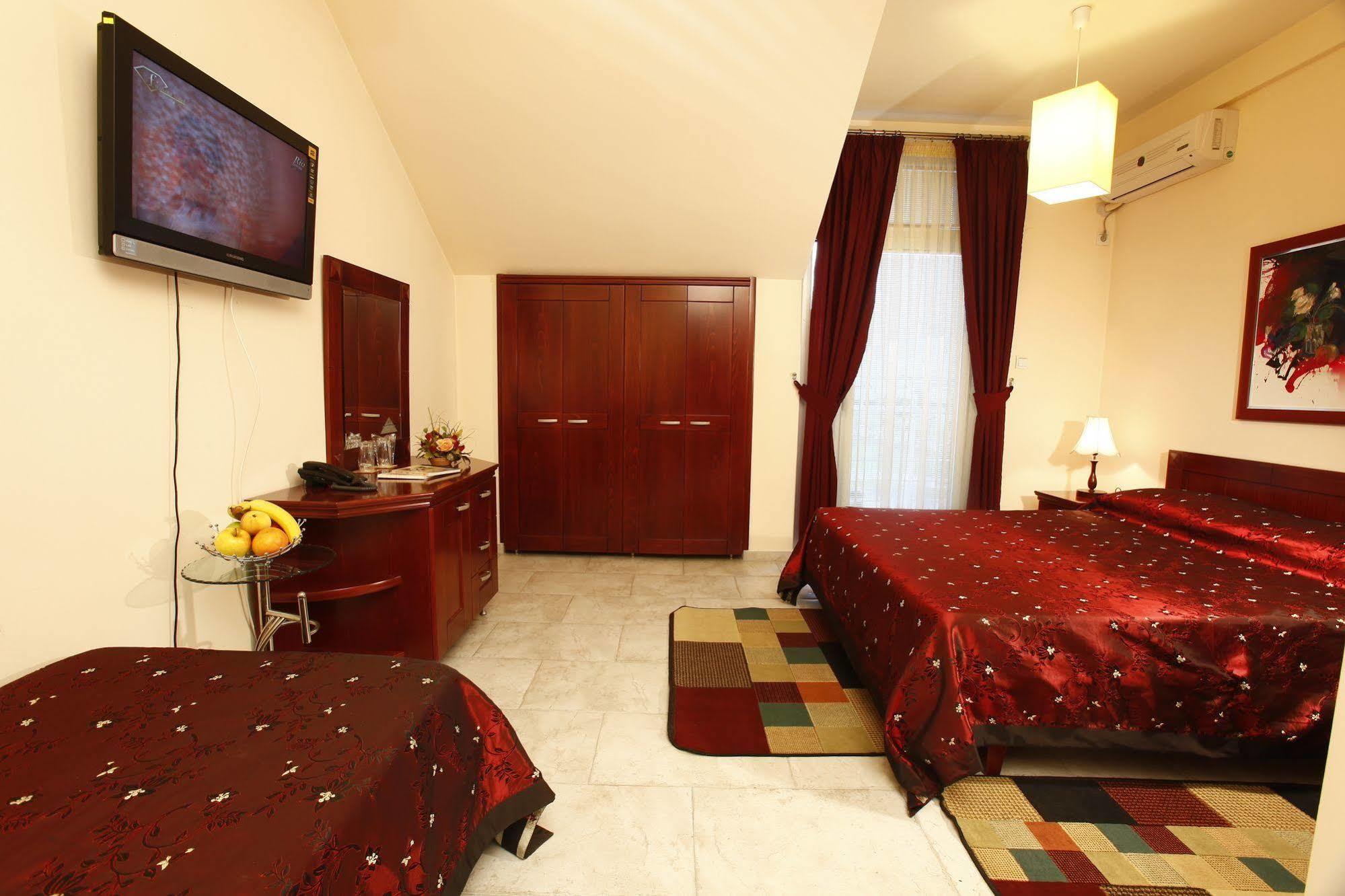 Hotel Luxor Suto Orizari Zewnętrze zdjęcie