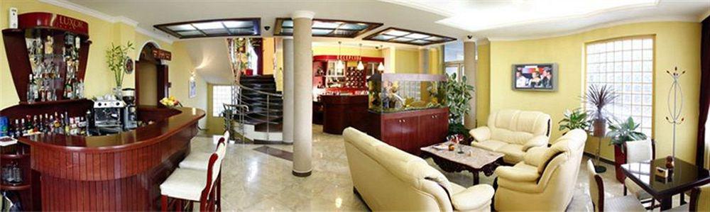 Hotel Luxor Suto Orizari Zewnętrze zdjęcie